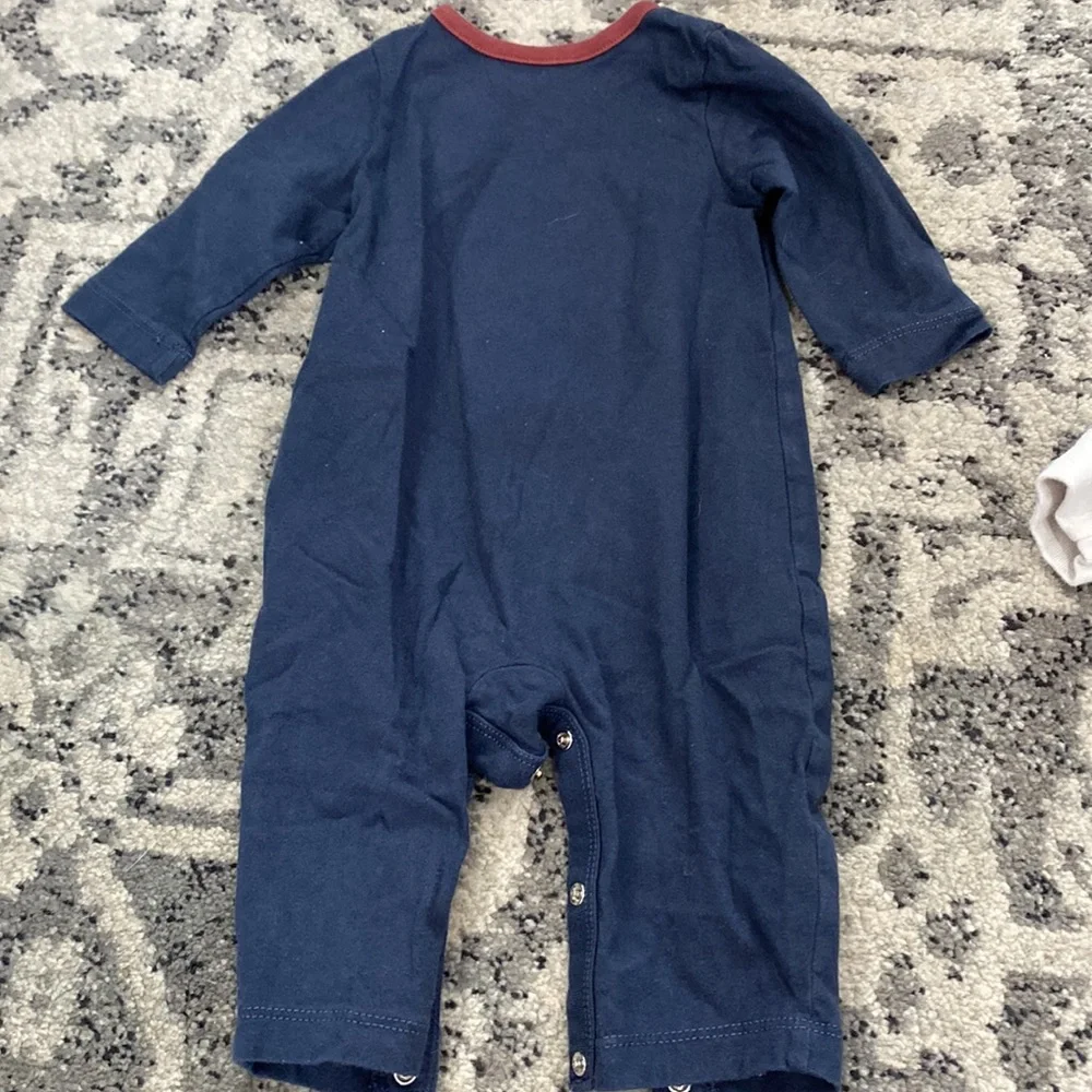 Gap bundle of 2 onesie outfits